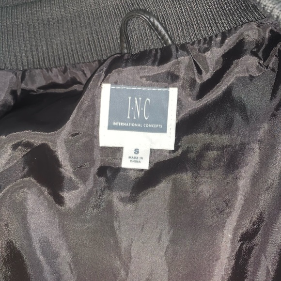 Black faux leather jacket Inc. NWT mandarin collar, 4 pockets , 1 zips Men’s Sm - Picture 2 of 7